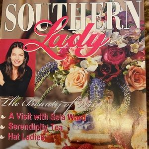 Beautiful copy of Winter 2003 Southern Lady magazine.